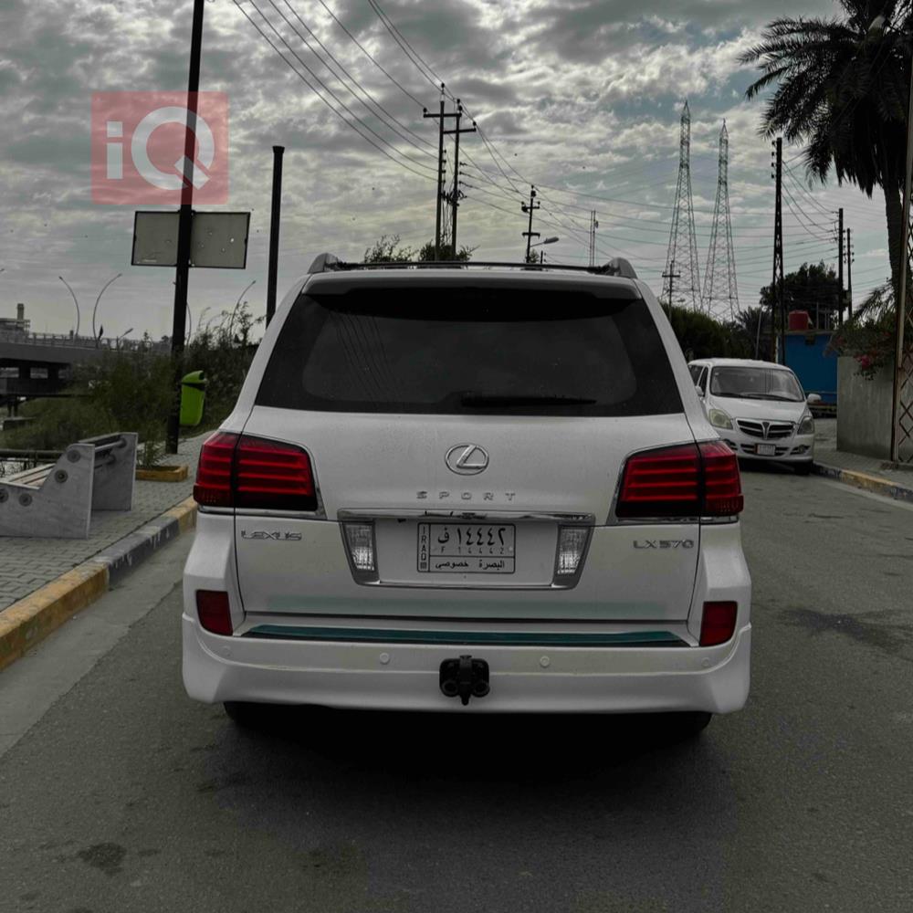 لكزس LX